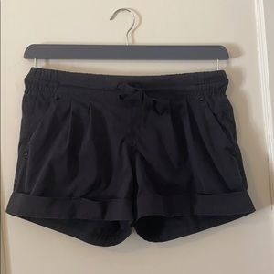 Lululemon shorts size 4